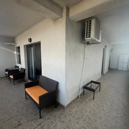 Seven Seas Apartment *